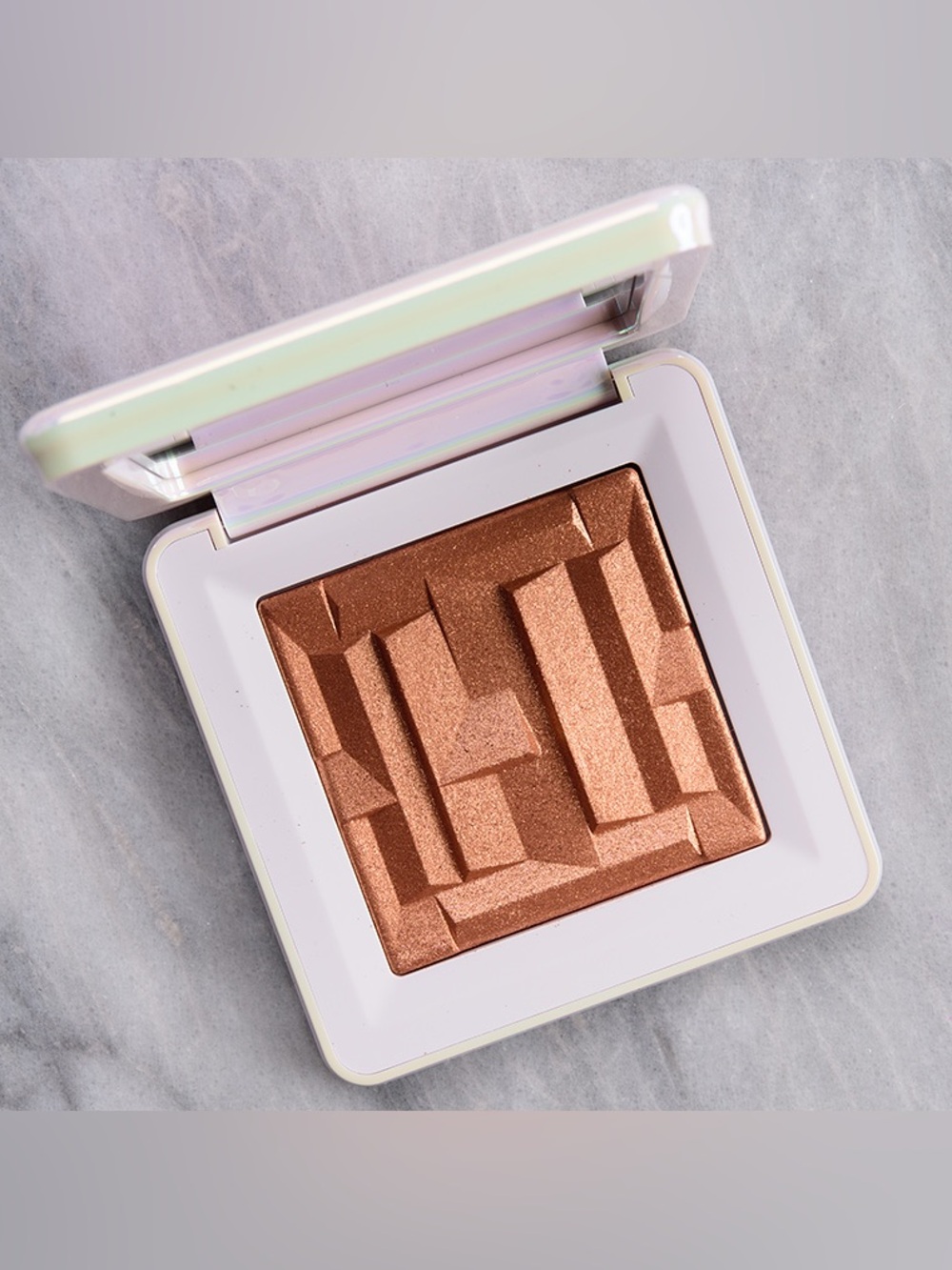 Haus Labs by Lady Gaga Bio-Radiant Gel-Powder Highlighter - Shade Raw Amber
